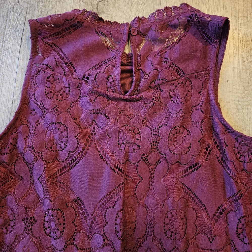 Doe & Rae NWT Burgundy Red Flowy Lace Dressy Tank Top Blouse | Small - Picture 4 of 9
